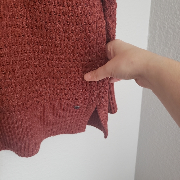 American Eagle Textured V-neck sweater - Picture 7 of 9